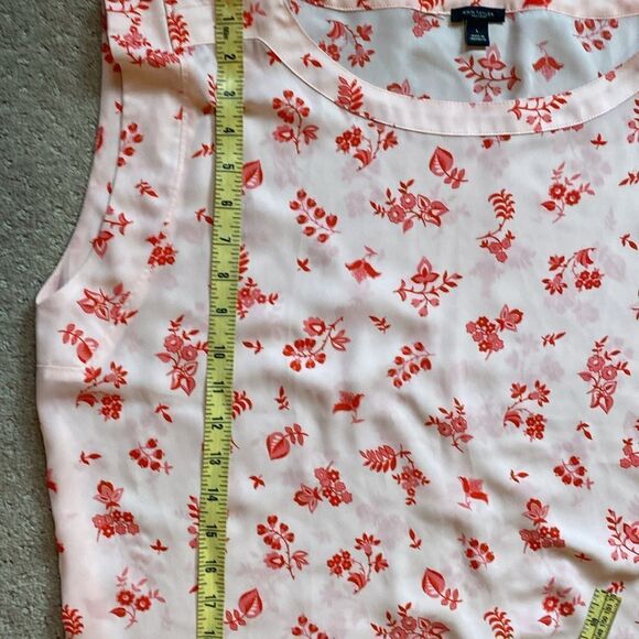 Ann Taylor factory floral blouse. Size Large. - Picture 8 of 11
